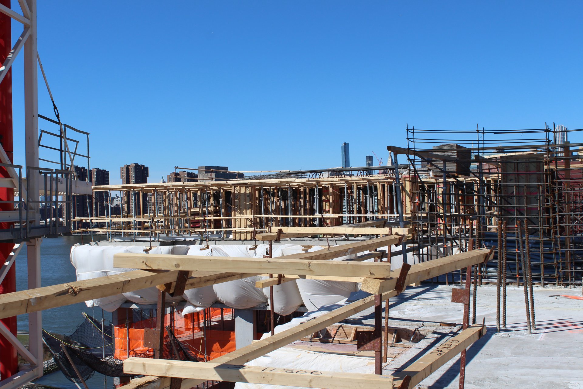Column rebar and formwork bracing on the top deck