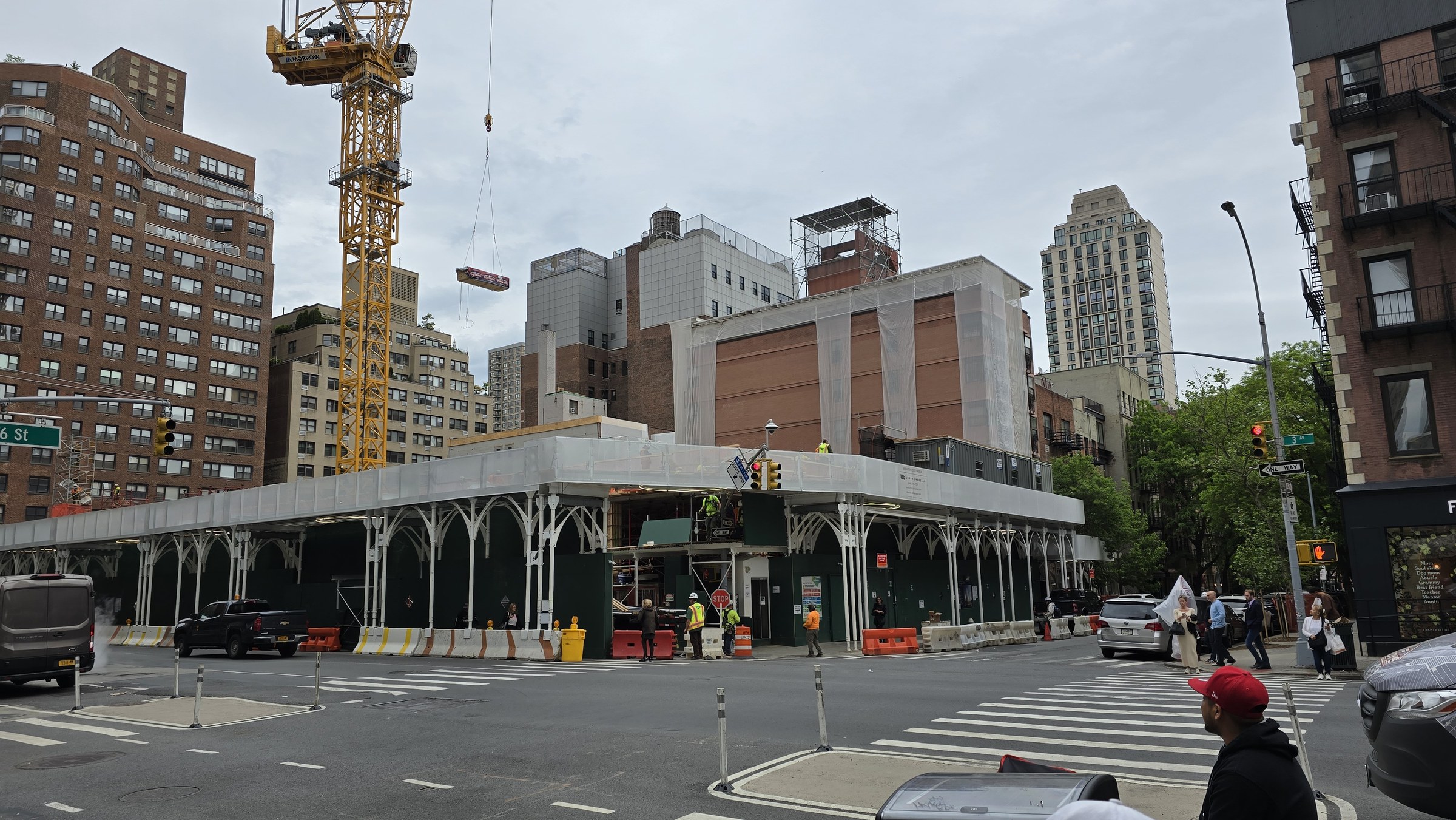 Victoria and Lloyd Goldman Health Care Pavilion project photo